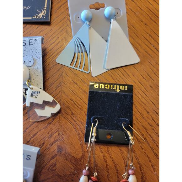 NWD Lot of Pair of Pierced Earrings 80s 90s Vintage Enamel Variety Styles - Picture 8 of 10